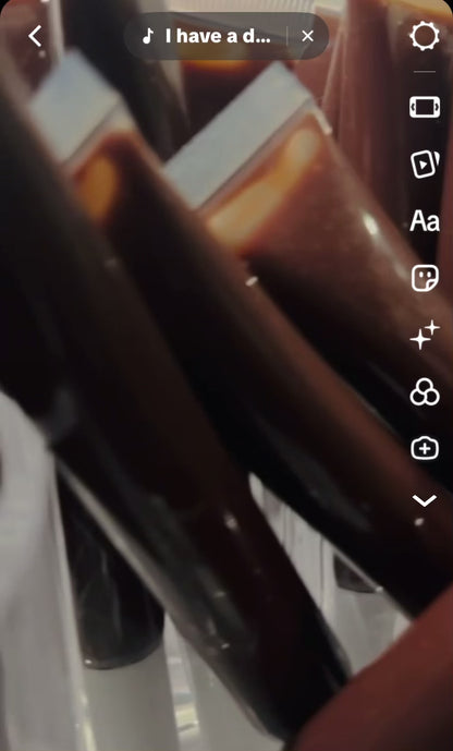 Cocoa Plush Pods Soothing Lip Butter Balm. Organic 15mL (With Plant Pod Exfoliant)